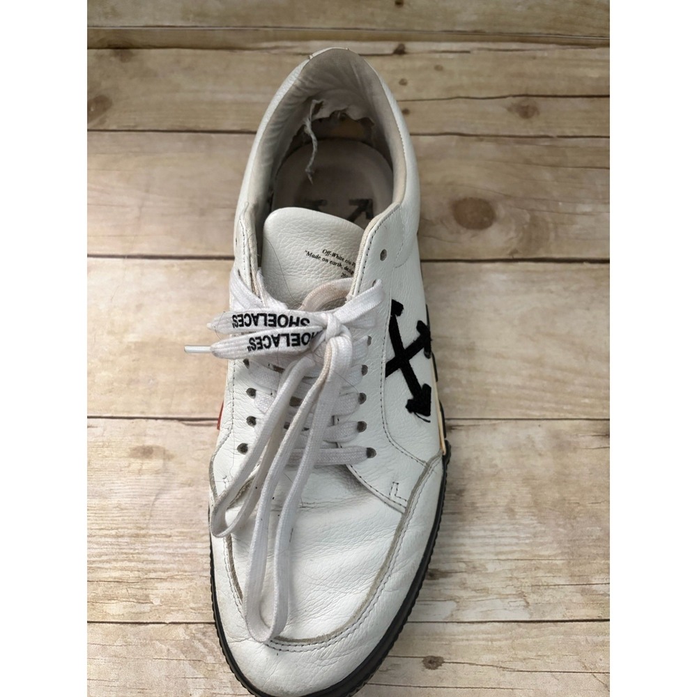 Authentic Off-White Vulcanized Low-Top Sneakers Size 44, With Box - Picture 9 of 12
